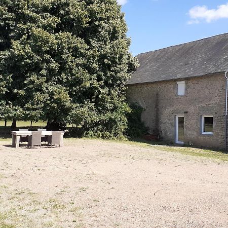 Gite Le Tilleul De La Fontaine Alluy Exterior photo